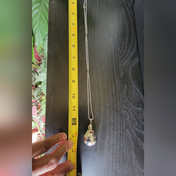 Silvertone Bottle Pendant Neclace . Unisex. - Picture 3 of 9